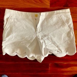 White Lilly scalloped shorts